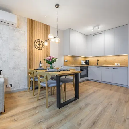 Black & Pink A020 - Apartment *